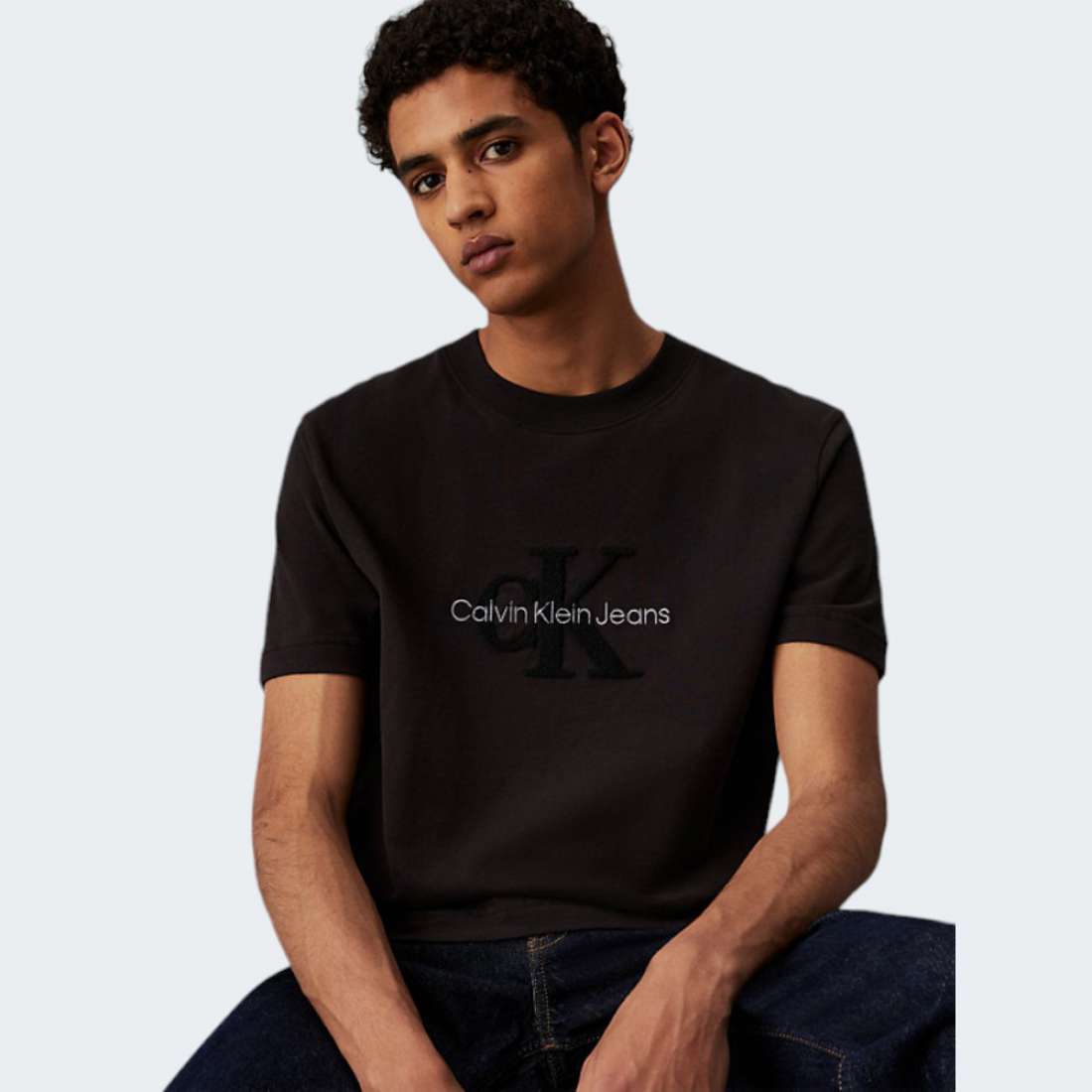 J30J326158-BEH_CKBLACK