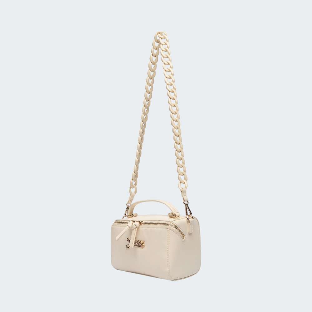 MALA GUESS CAMERA