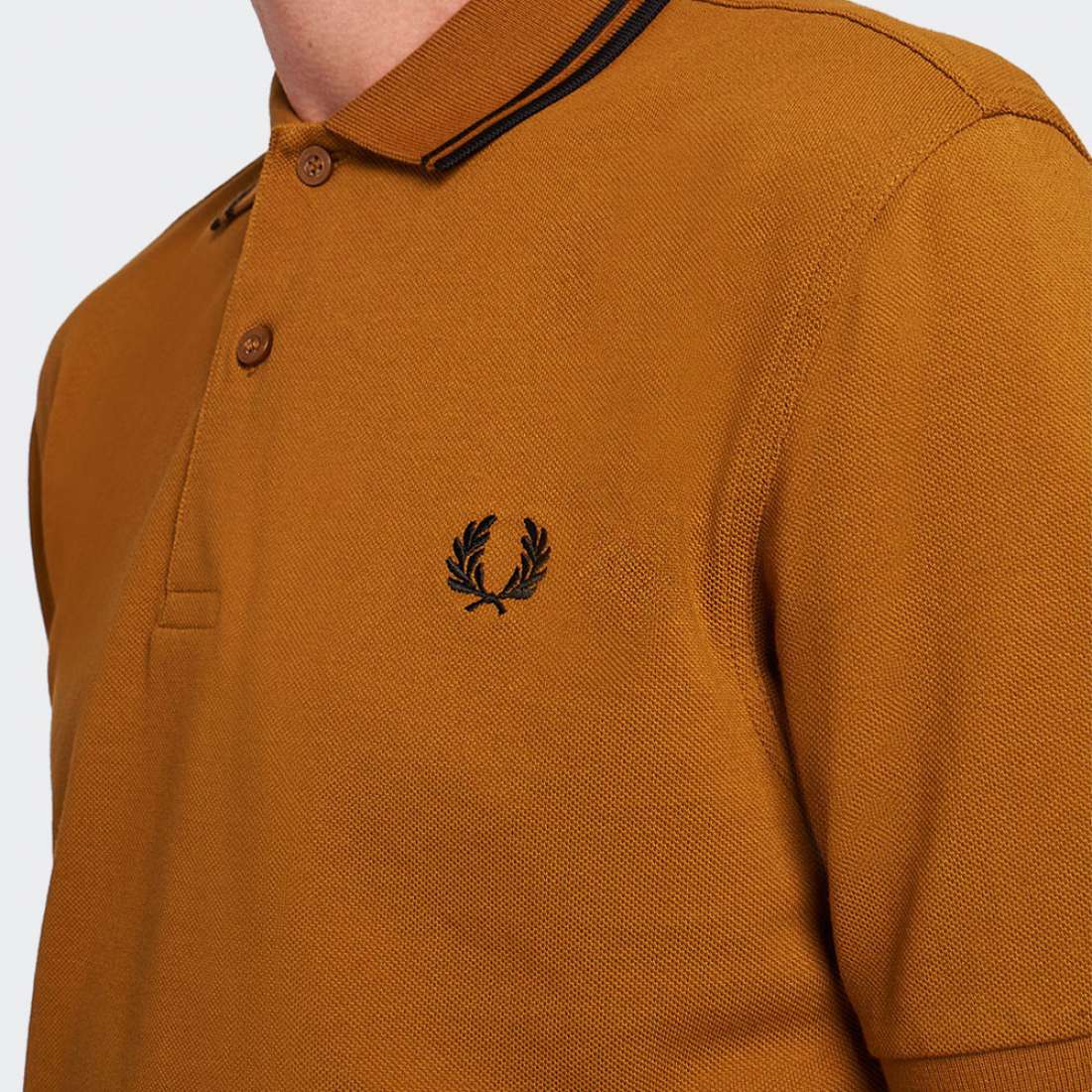 POLO FRED PERRY M3600 DARK CARAMEL/BLK