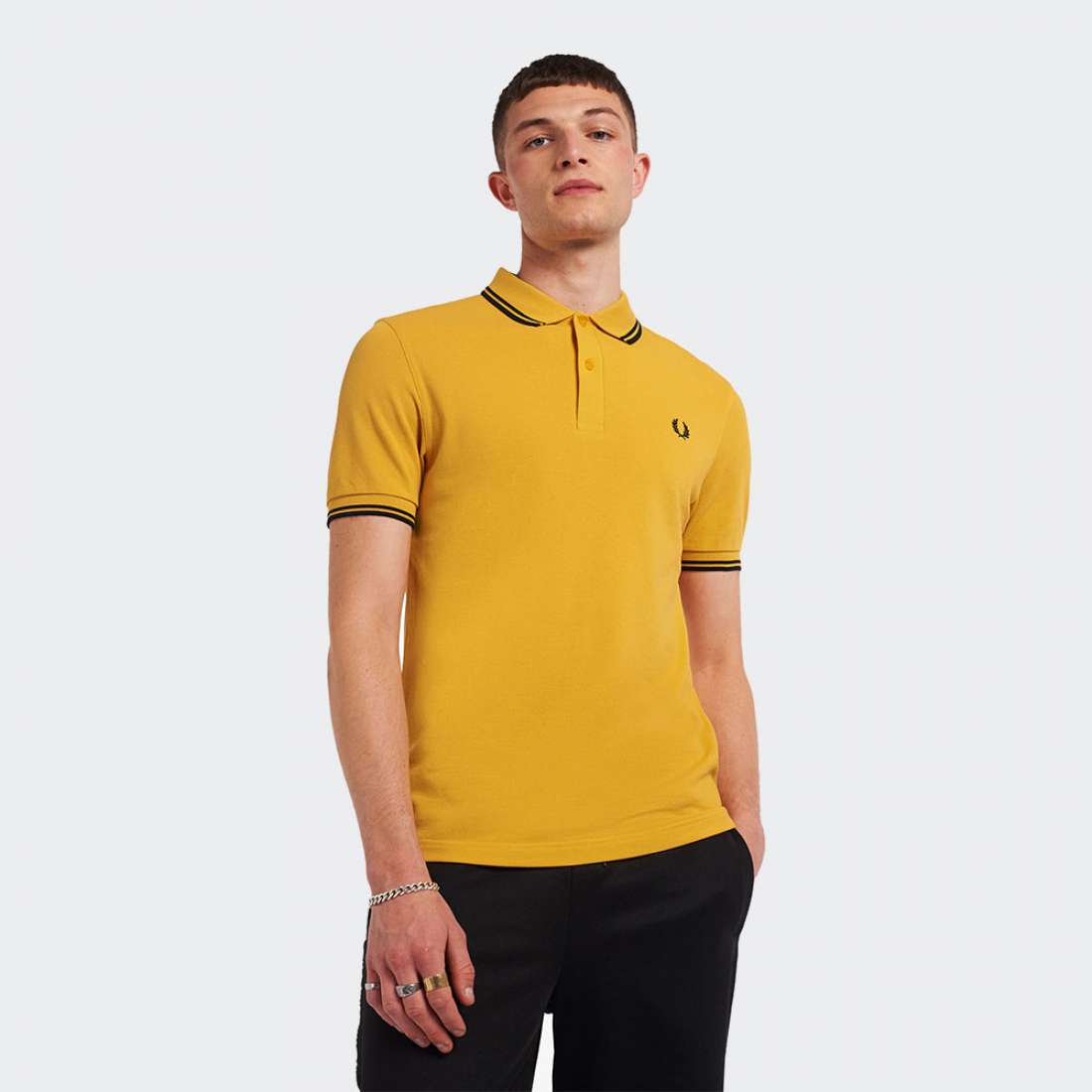 POLO FRED PERRY M3600 GOLD/BLK/BLK