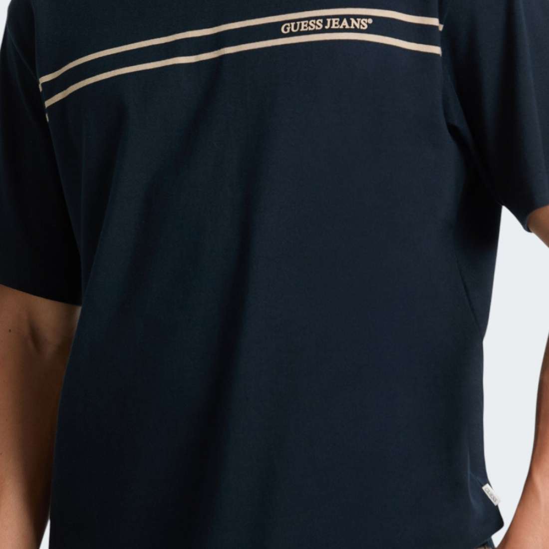 T-SHIRT GUESS GJ SS CN REG CHEST STRIPE A71W