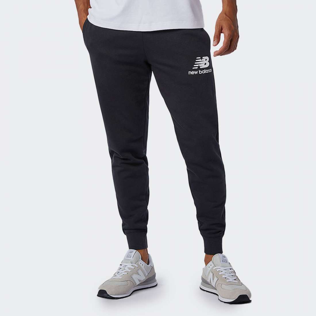 CALÇAS NEW BALANCE ESSENTIALS STACKED LOGO BK