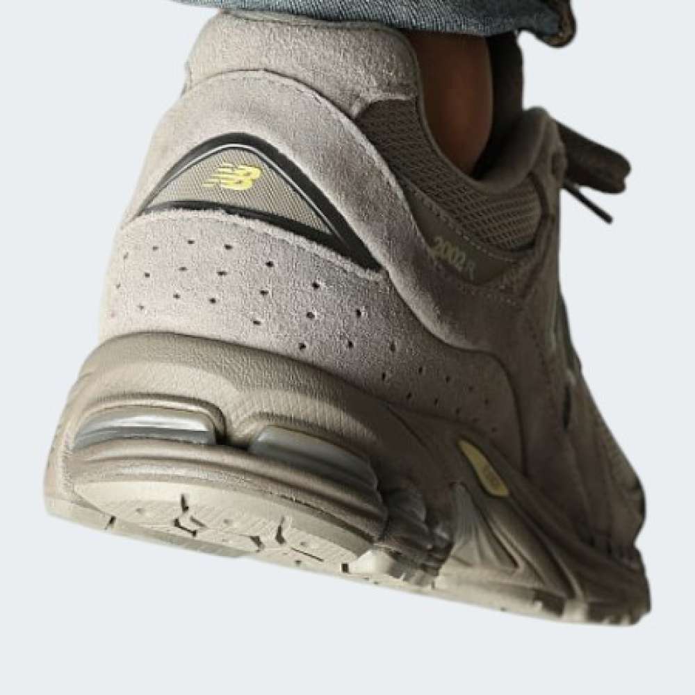NEW BALANCE 2002