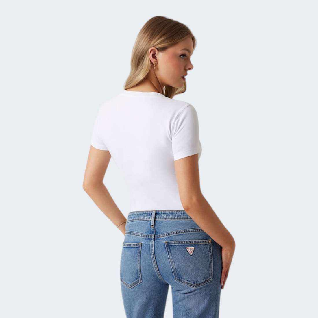 T-SHIRT GUESS CN SS LOGO SEGQUINS G011