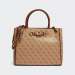 MALA GUESS IZZY HANDBAG LATTE LOGO/BROWN