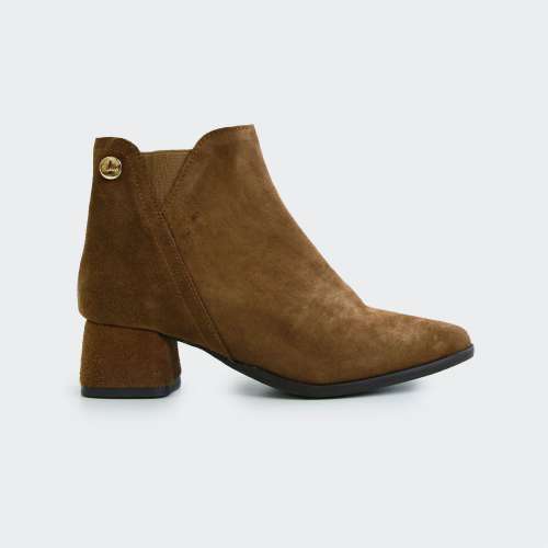 7910-CAMEL_CAMEL