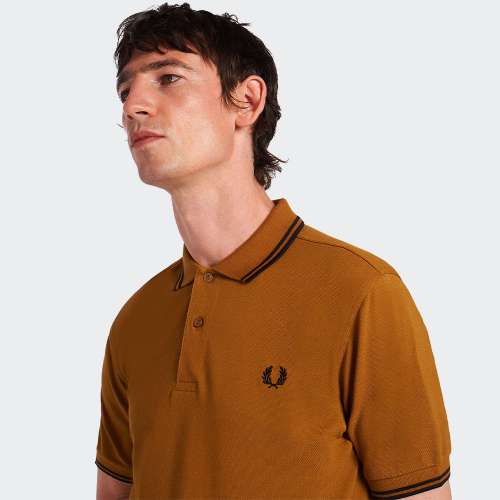 POLO FRED PERRY M3600 DARK CARAMEL/BLK