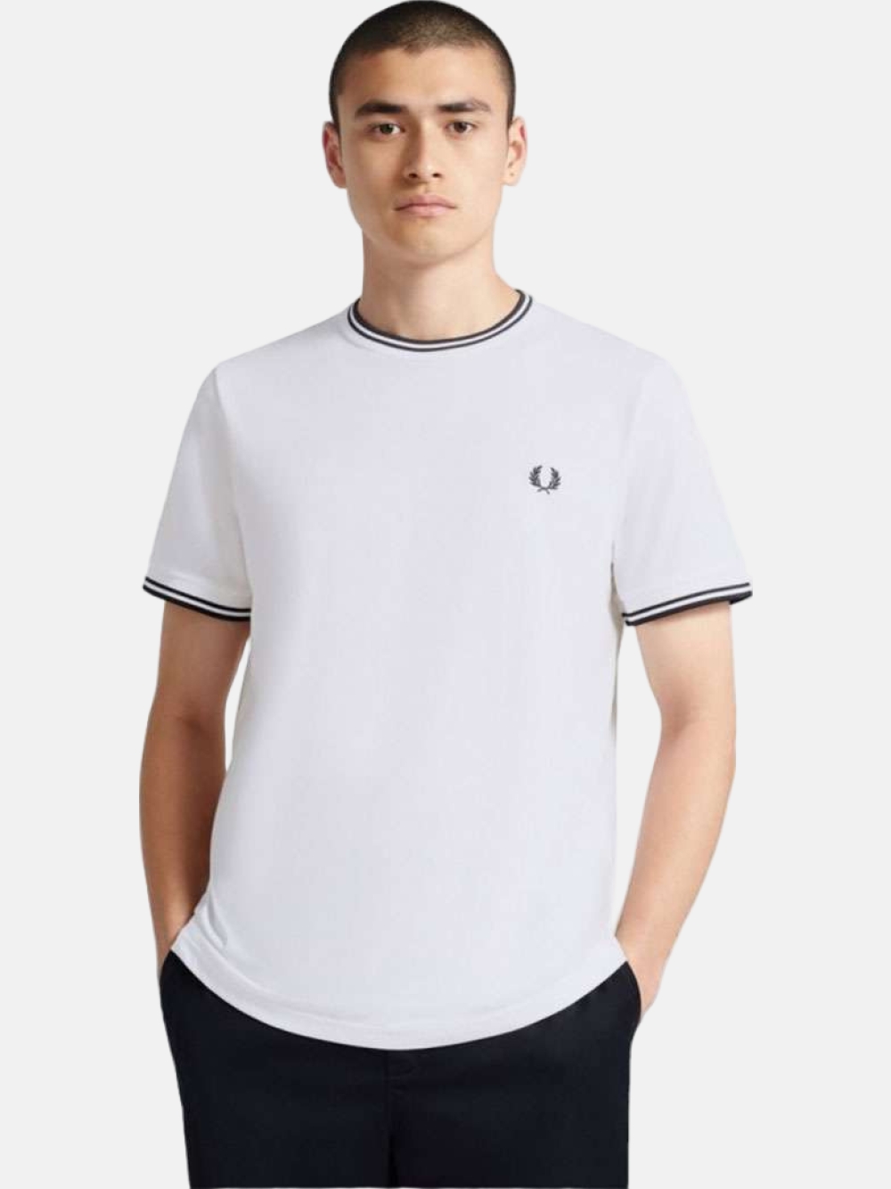 TSHIRT FRED PERRY COM BORDA DUPLA WHITE