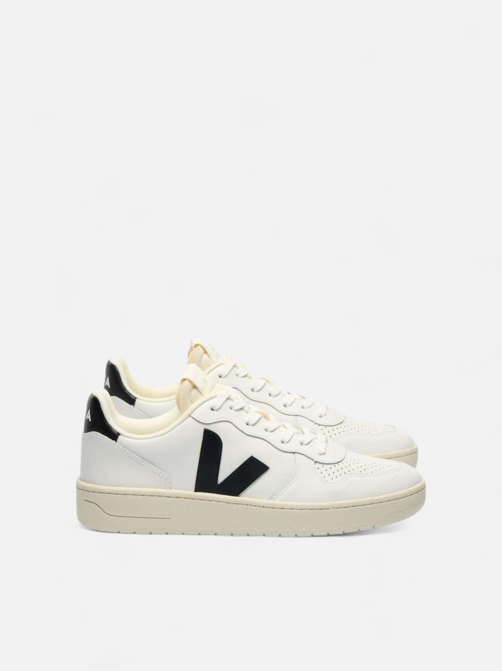 VEJA V-10 LEATHER WHITE/BLACK
